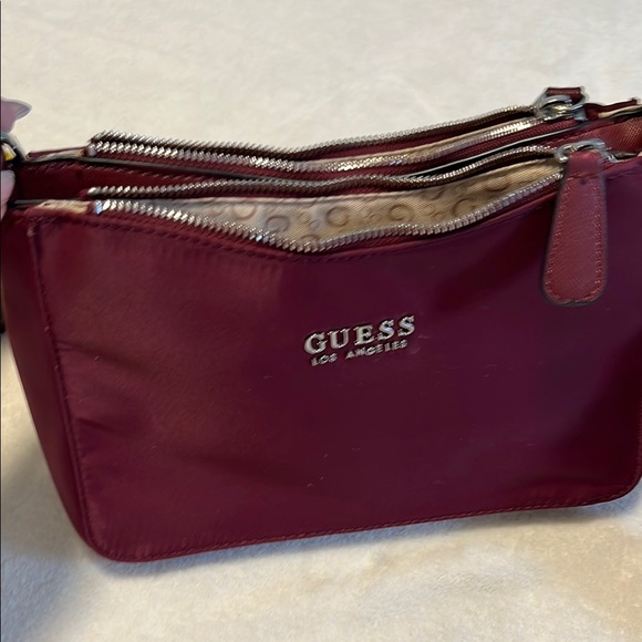👜 GUESS Los Angeles Burgundy Crossbody Bag – Nylon & Faux Leather - Picture 5 of 10